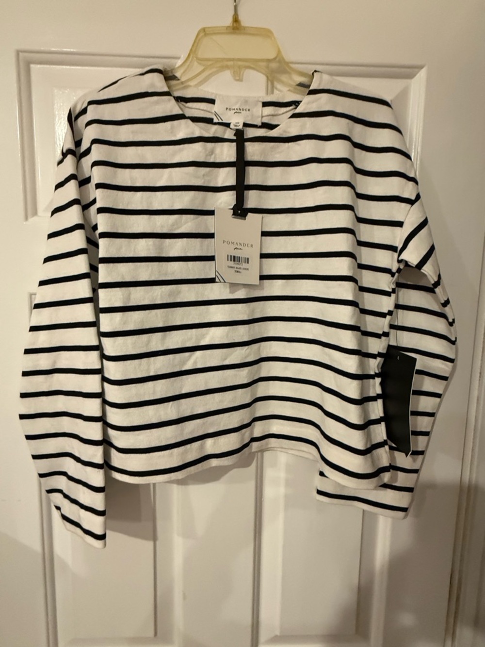 Women’s White & Black Stripe Long-Sleeve Top